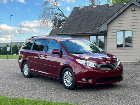 2013 Toyota Sienna for sale at DIRECT AUTO SALES in Maple Grove MN