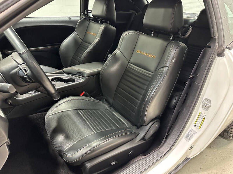 2016 Dodge Challenger 392 HEMI Scat Pack Shaker