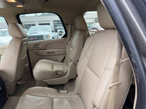 2011 Cadillac Escalade Luxury