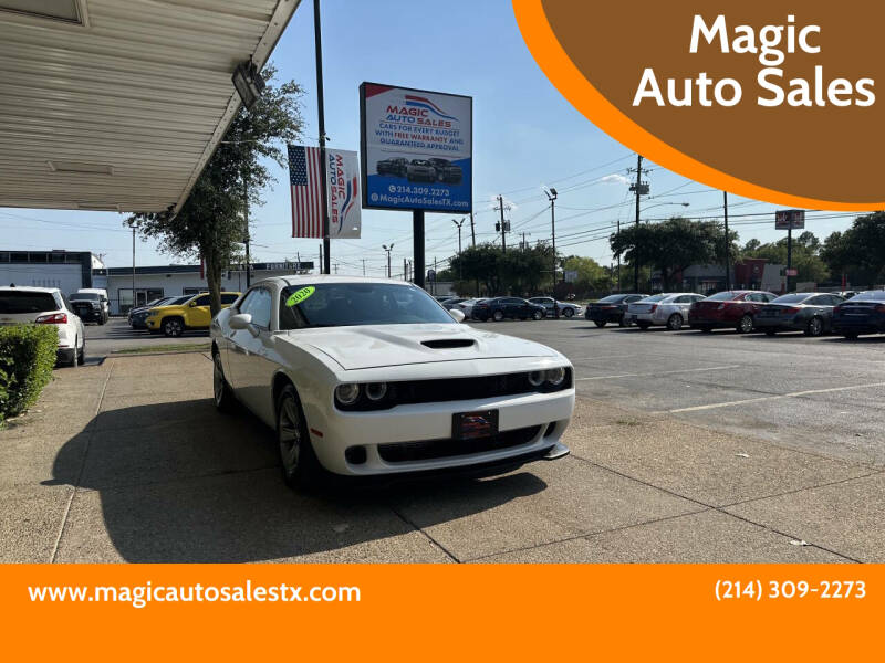 2020 Dodge Challenger SXT's photo