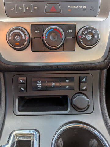 2013 GMC Acadia SLE-2