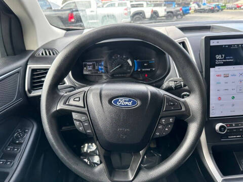 2022 Ford Edge SE