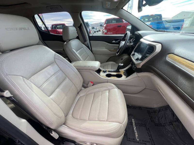 2017 GMC Acadia Denali