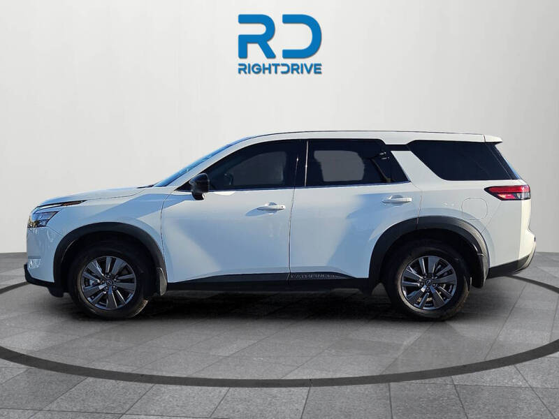 2025 Nissan Pathfinder S