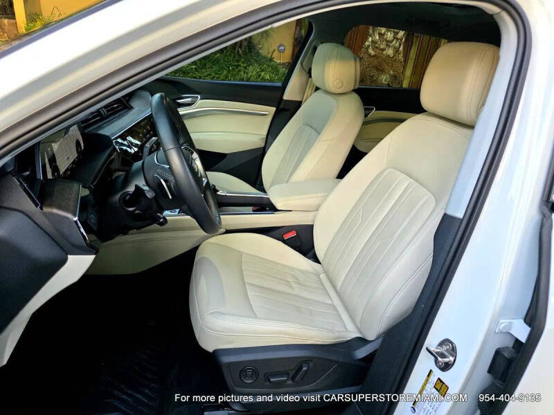 2021 Audi e-tron quattro Premium