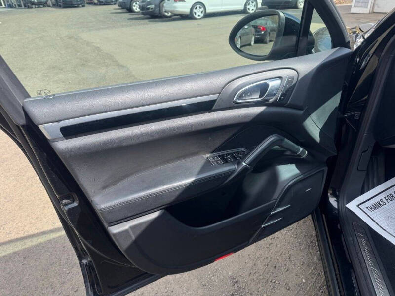 2014 Porsche Cayenne Platinum