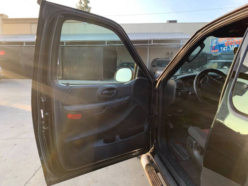 2003 Ford F-150 Lariat