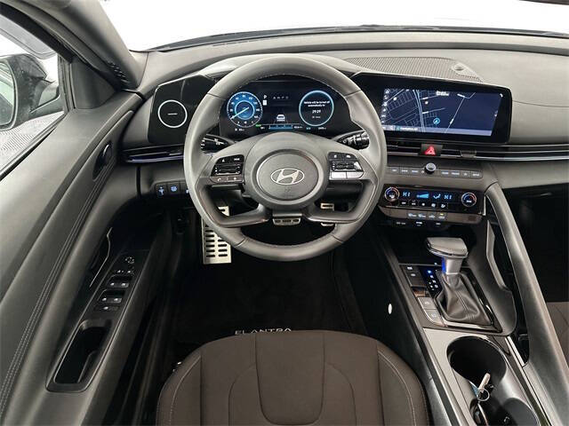 2025 Hyundai Elantra Hybrid SEL Sport