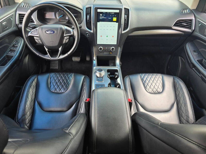 2023 Ford Edge Titanium