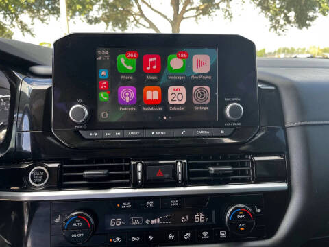 2022 Nissan Pathfinder SV