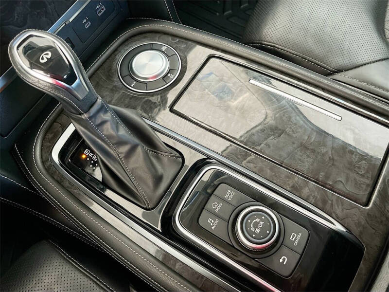 2022 Infiniti QX80 Luxe