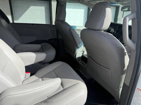 2017 Toyota Sienna XLE 7-Passenger