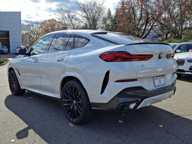 2025 BMW X6 xDrive40i