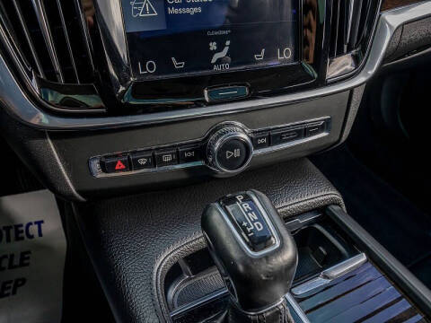 2018 Volvo S90 T5 Momentum