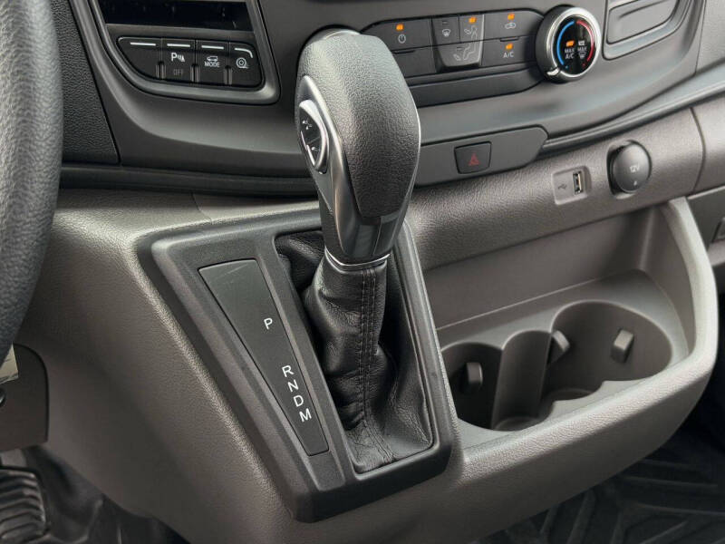 2025 Ford Transit 250