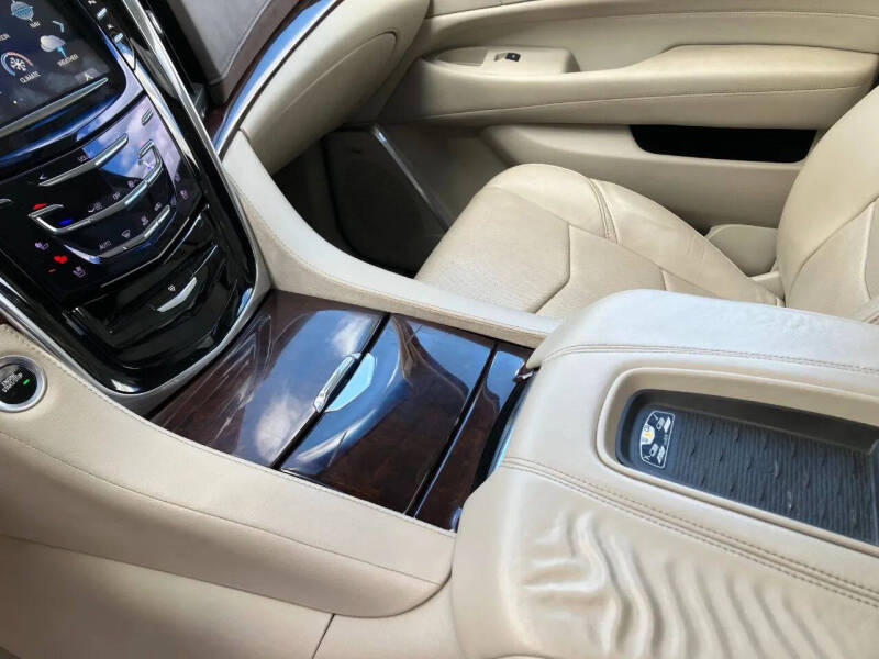 2016 Cadillac Escalade Luxury Collection