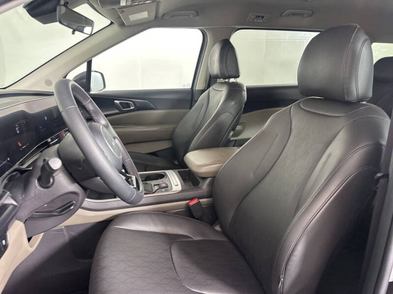 2025 Kia Carnival LXS