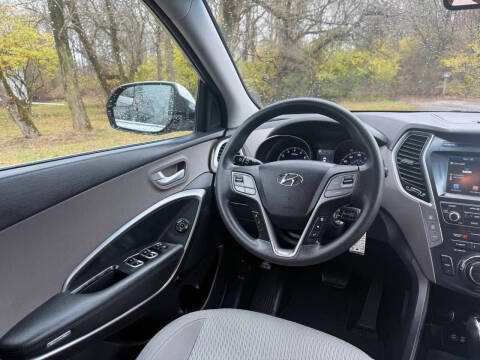 2017 Hyundai Santa Fe SE