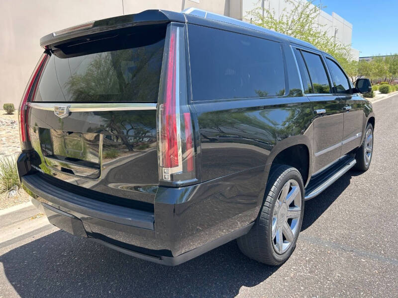 2017 Cadillac Escalade ESV Luxury