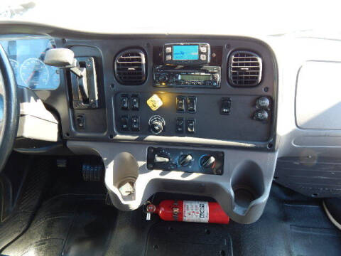 2017 Freightliner M2 106