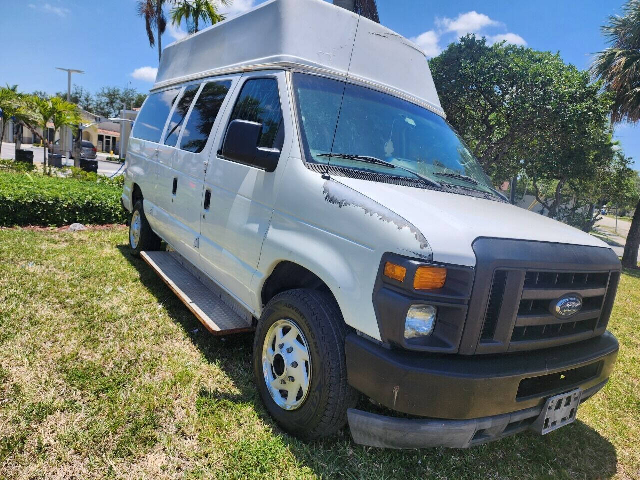 2009 Ford E-Series for sale at Carisma Auto Dealer in Miramar, FL