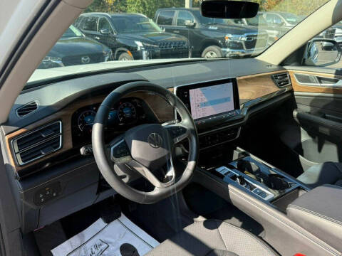 2025 Volkswagen Atlas SE