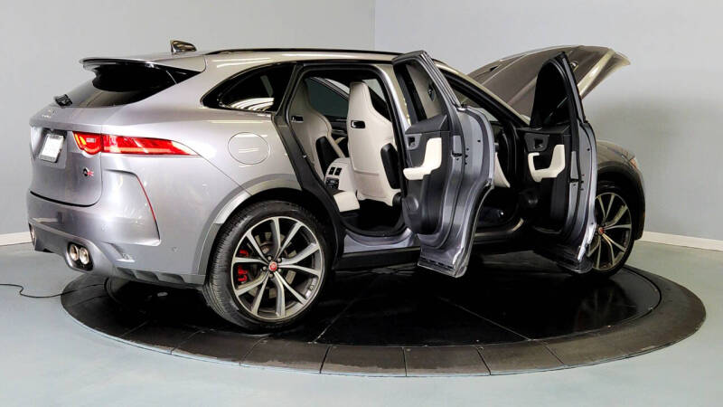 2020 Jaguar F-PACE SVR