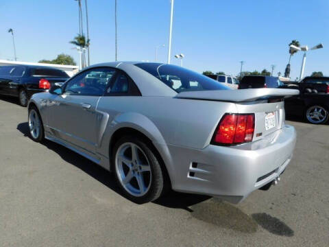 2004 Ford Mustang GT Deluxe