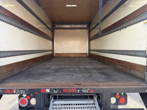 2018 Freightliner M2 106