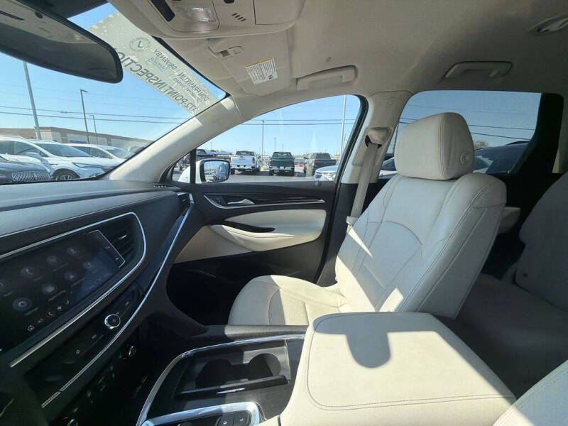 2023 Buick Enclave Essence