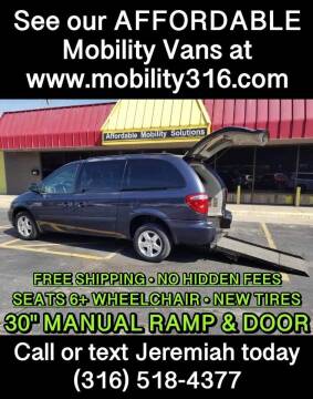 2007 Chrysler Town and Country for sale at Affordable Mobility Solutions, LLC - Mobility/Wheelchair Accessible Inventory-Wichita in Wichita KS