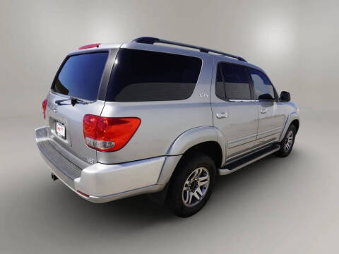 2005 Toyota Sequoia SR5