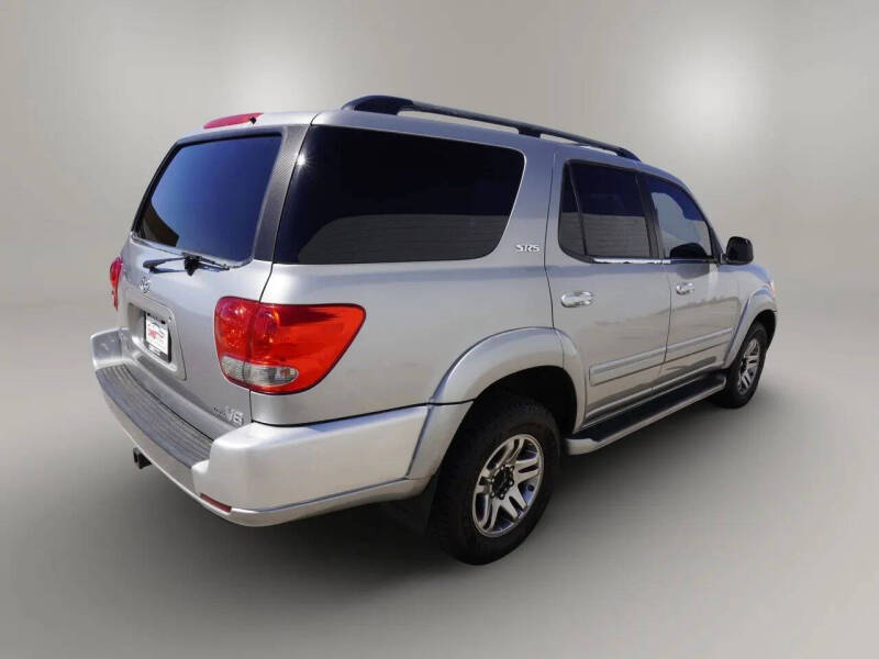 2005 Toyota Sequoia SR5
