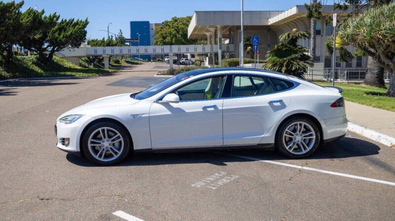 2012 Tesla Model S Signature Performance