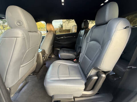 2022 Buick Enclave Essence