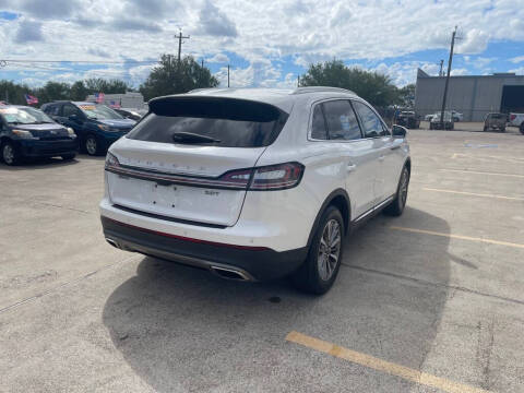 2019 Lincoln Nautilus Select