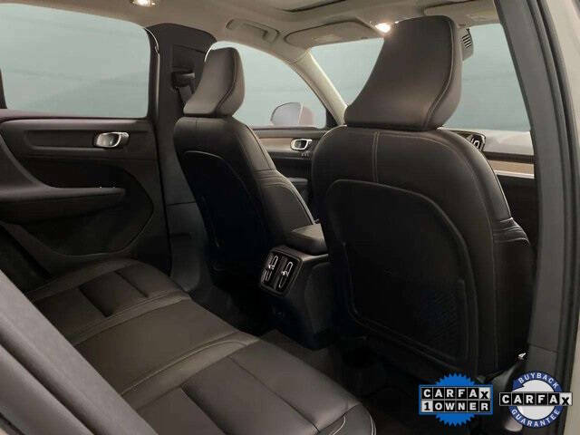 2025 Volvo XC40 B5 Plus Bright Theme