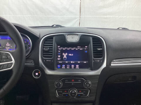 2021 Chrysler 300 Touring