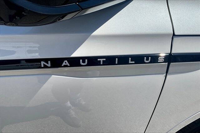 2024 Lincoln Nautilus Reserve