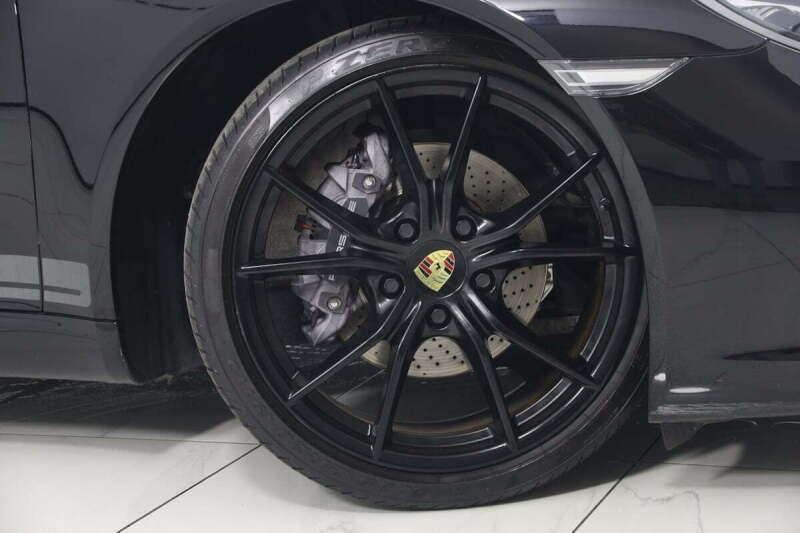 2019 Porsche 911 Carrera