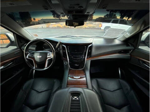 2019 Cadillac Escalade Luxury