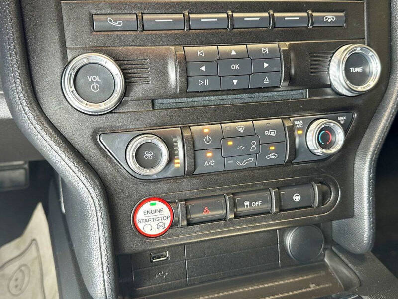 2016 Ford Mustang V6