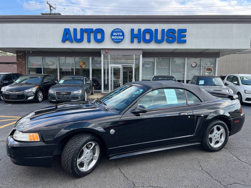 2004 Ford Mustang Deluxe