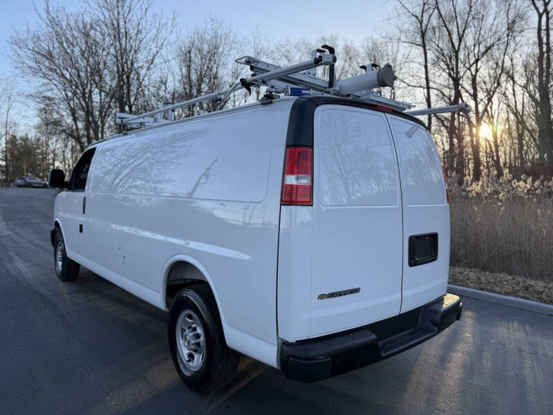 2025 Chevrolet Express 2500