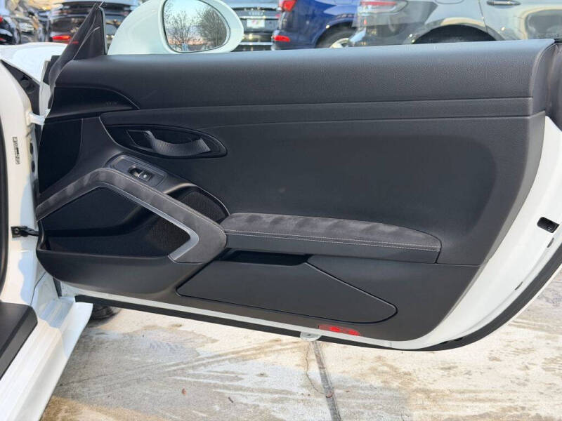 2016 Porsche Cayman GT4