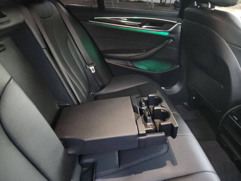 2018 BMW 5 Series 530i