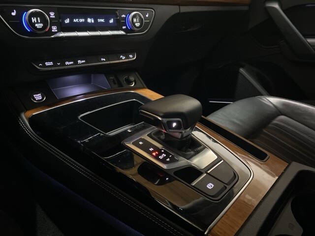 2023 Audi Q5 quattro Premium Plus 40 TFSI