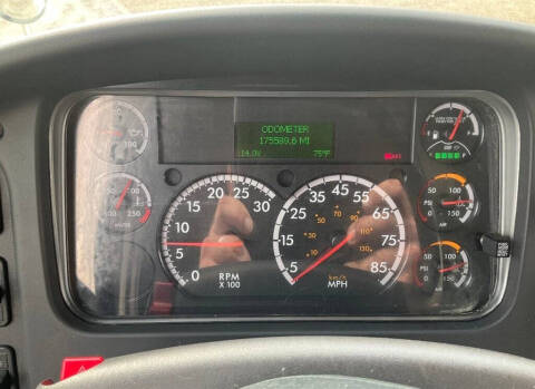 2019 Freightliner M2 106