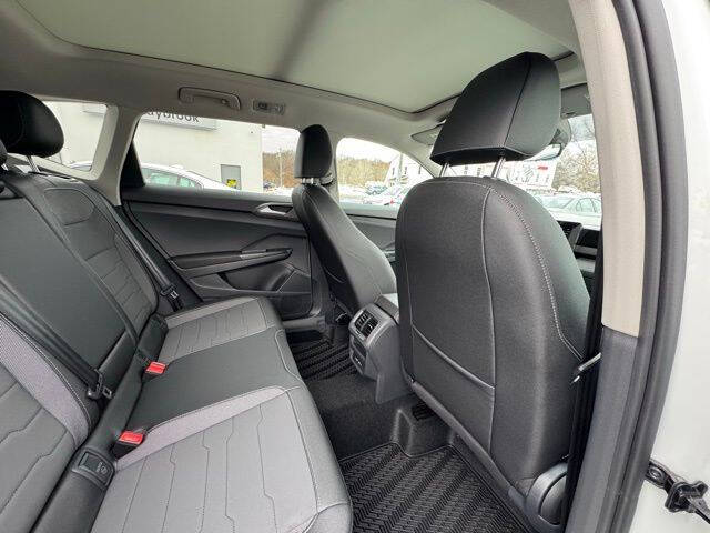 2026 Volkswagen Taos SE Black 4Motion