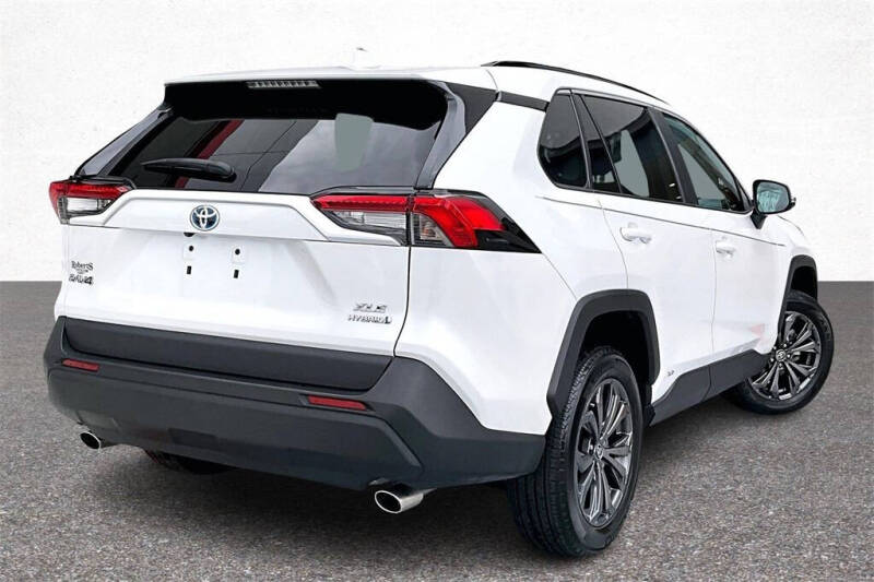 2023 Toyota RAV4 Hybrid XLE Premium
